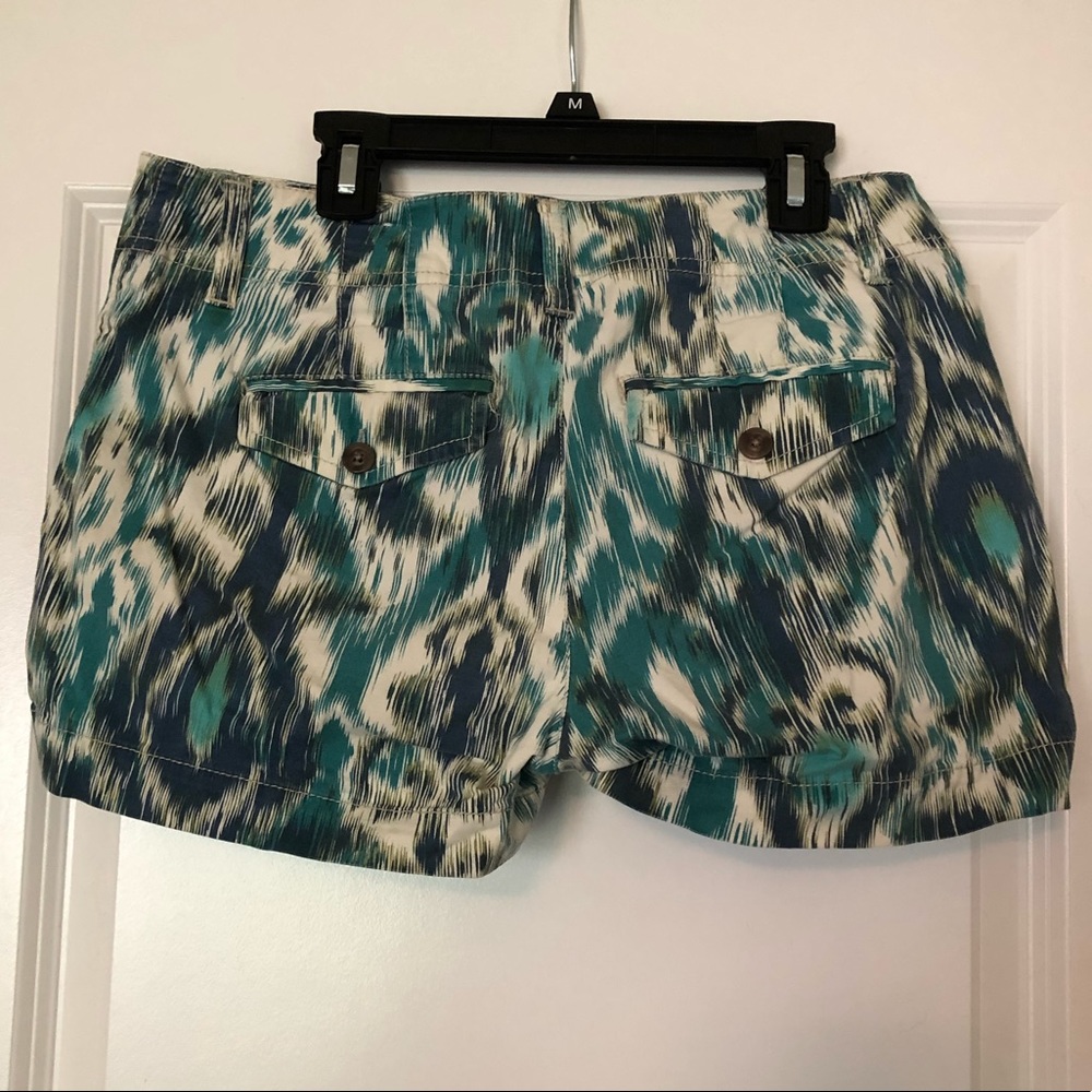 Pattern Shorts - Picture 2 of 3